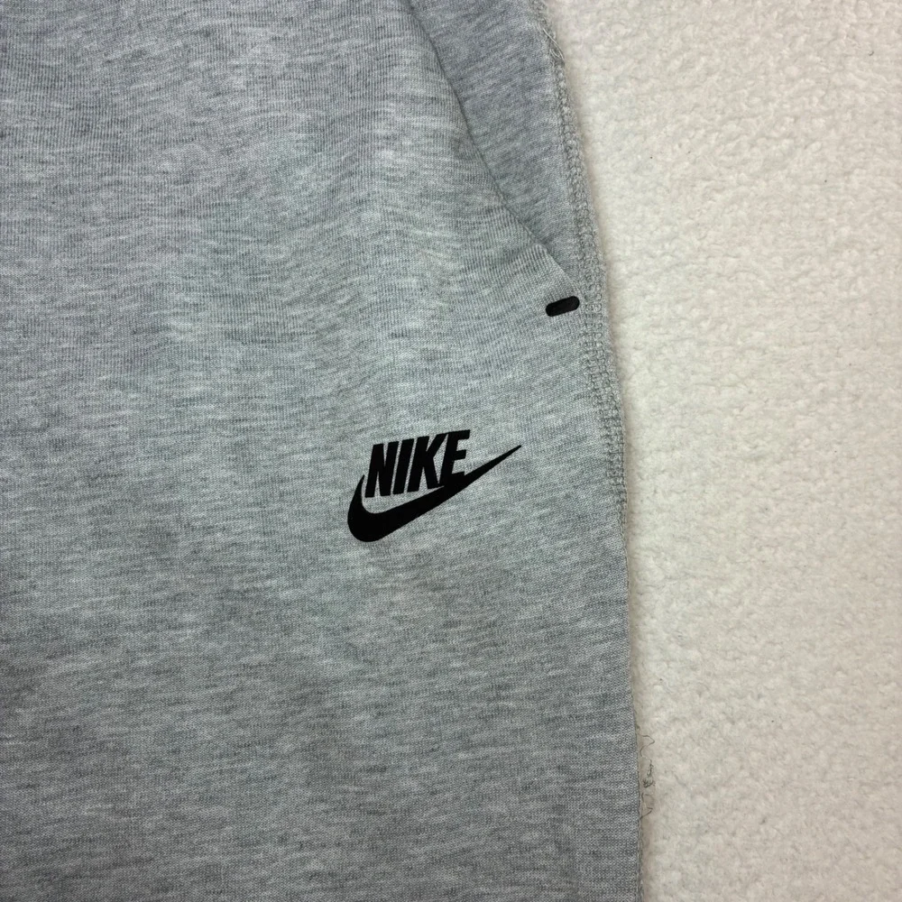 Nike Tech Fleece Joggers Women L Gray Tapered‎ Sweatpants Cuffed CW4292-063